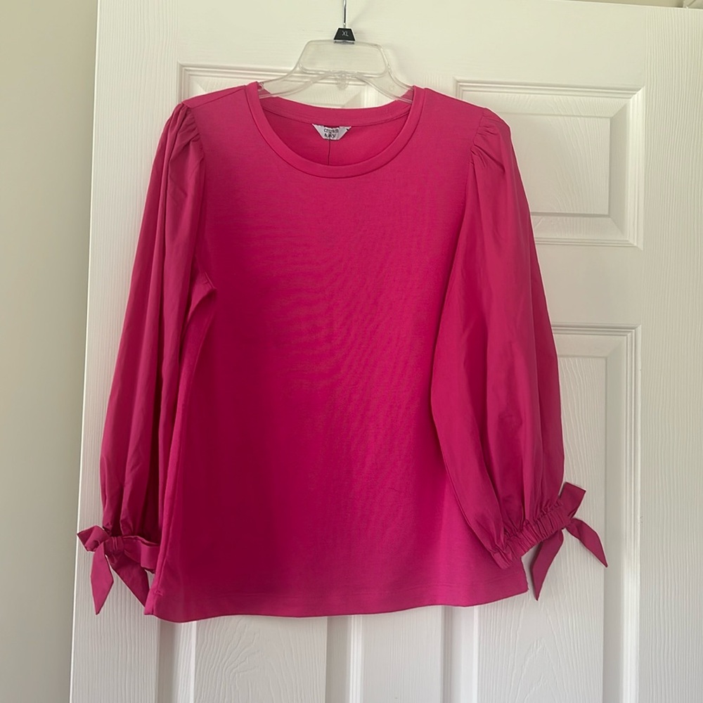 Crown & Ivy knit blouse